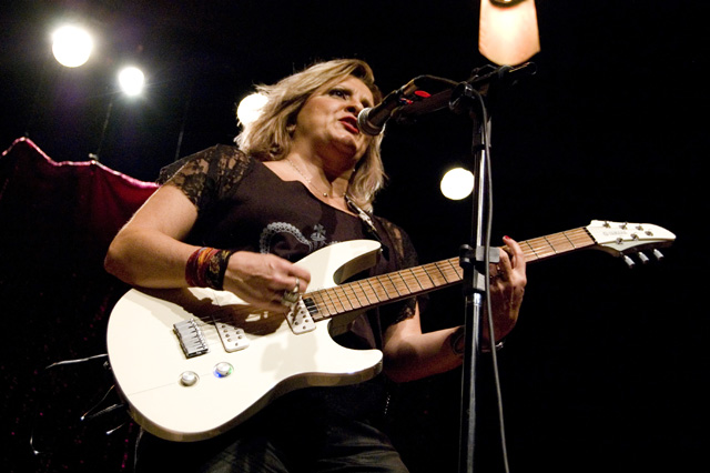 Entrevista: Crikka Amorim ‘pirateia’ Rita Lee em disco tributo